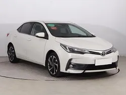 Biały Używany 2017 Toyota Corolla Sedan/Limuzyna | 52 999 zł (Uczciwa cena)