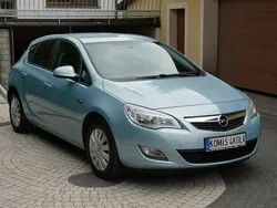 Niebieski Używany 2010 Opel Astra Hatchback | 20 900 zł (Uczciwa cena)