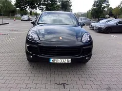 Czarny Używany 2017 Porsche Cayenne SUV | 115 000 zł