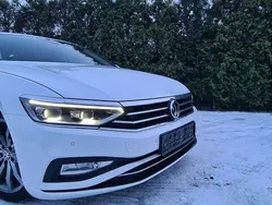 Biały Używany 2020 VW Passat Sedan/Limuzyna | 79 900 zł (Uczciwa cena)
