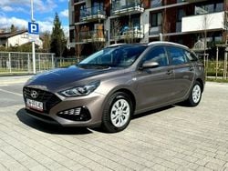 Brązowy (metalik) Używany 2022 Hyundai i30 Kombi | 57 800 zł (Uczciwa cena)