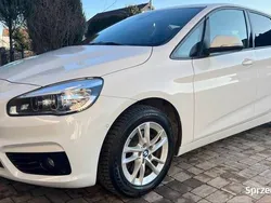 Biały Używany 2015 BMW 218 Minivan | 61 900 zł (Drogi)
