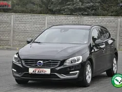 Czarny Używany 2015 Volvo V60 Momentum Kombi | 42 850 zł (Uczciwa cena)