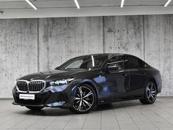 Szary sophisto z brylantowym połyskiem metalizowany Używany 2025 BMW 520 Comfort Edition Sedan/Limuzyna | 258 800 zł (Uczciwa cena)