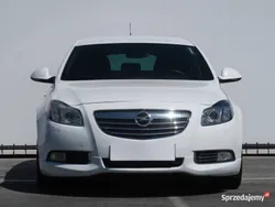 Biały Używany 2010 Opel Insignia Hatchback | 24 999 zł (Uczciwa cena)