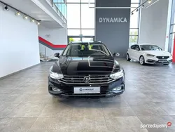 Czarny (metalik) Używany 2021 VW Passat Business Kombi | 78 300 zł (Uczciwa cena)
