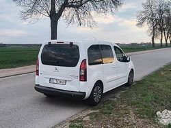 Używany 2016 Peugeot Partner Tepee Minivan | 22 500 zł
