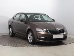 Brązowy Używany 2018 Skoda Octavia Hatchback | 47 999 zł (Uczciwa cena)