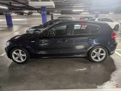 Granatowy Używany 2009 BMW 130 Hatchback | 29 500 zł