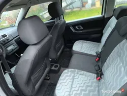 Używany 2009 Skoda Roomster Kombi | 18 000 zł
