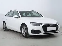 Biały Używany 2022 Audi A4 Kombi | 94 999 zł (Dość drogi)