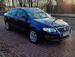 Niebieski Używany 2009 VW Passat Sedan/Limuzyna | 20 450 zł (Dość drogi)