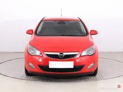 Czerwony Używany 2012 Opel Astra Hatchback | 16 999 zł (Super Cena)