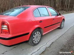 Czerwony Używany 1999 Skoda Octavia Hatchback | 1800 zł (Uczciwa cena)