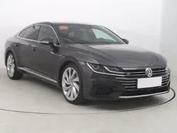 Czarny Używany 2018 VW Arteon Sedan/Limuzyna | 109 999 zł (Uczciwa cena)