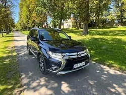 Niebieski Używany 2017 Mitsubishi Outlander SUV | 81 500 zł (Dość drogi)