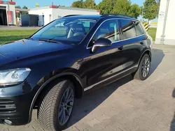 Czarny Używany 2012 VW Touareg SUV | 50 000 zł