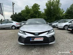Srebrny Używany 2021 Toyota Camry Sedan/Limuzyna | 117 900 zł (Dość drogi)