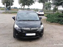Czarny Używany 2012 Opel Zafira Minivan | 27 900 zł (Dość drogi)