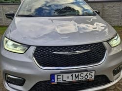 Srebrny (metalik) Używany 2024 Chrysler Pacifica SUV | 149 000 zł (Dobra cena)