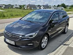 Czarny Używany 2016 Opel Astra Dynamic Sedan/Limuzyna | 38 900 zł (Dość drogi)
