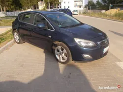 Granatowy Używany 2010 Opel Astra Hatchback | 26 500 zł (Drogi)