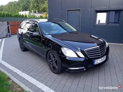 Czarny Używany 2012 Mercedes E250 Avantgarde Kombi | 45 000 zł