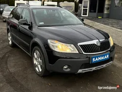 Czarny Używany 2011 Skoda Octavia Kombi | 27 990 zł (Dość drogi)