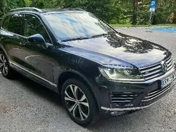 Granatowy Używany 2017 VW Touareg R-line SUV | 110 900 zł (Super Cena)
