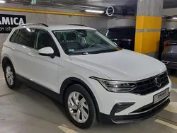 Biały Używany 2022 VW Tiguan SUV | 116 900 zł (Dość drogi)