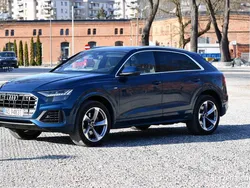 Niebieski Używany 2019 Audi Q8 S-Line SUV | 195 000 zł