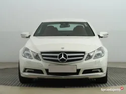 Biały Używany 2009 Mercedes E350 Coupe | 43 500 zł