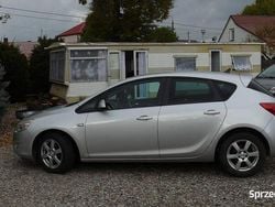 Srebrny Używany 2011 Opel Astra Hatchback | 18 700 zł (Dość drogi)