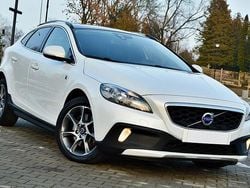 Biały Używany 2015 Volvo V40 Ocean Race Hatchback | 39 900 zł (Dobra cena)