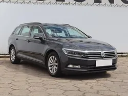 Szary Używany 2019 VW Passat Kombi | 59 999 zł (Dobra cena)