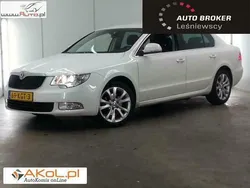 Biały Używany 2009 Skoda Superb Sedan/Limuzyna | 54 900 zł