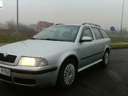 Srebrny (metalik) Używany 2001 Skoda Octavia Sedan/Limuzyna | 11 900 zł