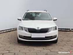 Biały Używany 2017 Skoda Octavia Kombi | 58 499 zł (Uczciwa cena)