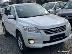 Biały (metalik) Używany 2011 Toyota RAV4 SUV | 45 700 zł (Uczciwa cena)