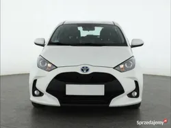 Biały Używany 2021 Toyota Yaris Hybrid Hatchback | 67 999 zł (Uczciwa cena)