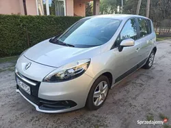 Srebrny Używany 2012 Renault Scénic III Minivan | 26 900 zł (Uczciwa cena)