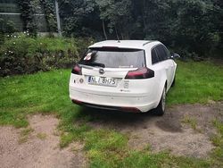 Biały Używany 2010 Opel Insignia Kombi | 14 500 zł (Dość drogi)