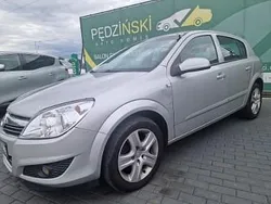 Srebrny Używany 2009 Opel Astra Hatchback | 14 900 zł