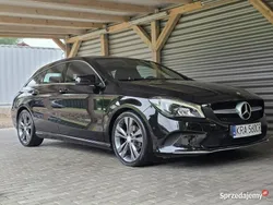 Czarny Używany 2017 Mercedes CLA200 Shooting Brake Kombi | 79 900 zł