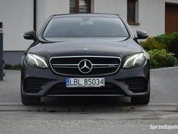 Czarny Używany 2019 Mercedes E200 AMG Sedan/Limuzyna | 97 900 zł (Uczciwa cena)