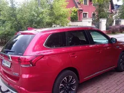 Czerwony Używany 2015 Mitsubishi Outlander P-HEV | 61 000 zł (Uczciwa cena)