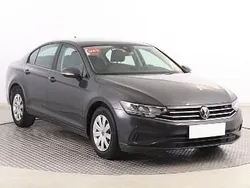 Szary Używany 2021 VW Passat Sedan/Limuzyna | 69 999 zł (Dobra cena)