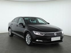 Czarny Używany 2016 VW Passat Sedan/Limuzyna | 63 999 zł (Uczciwa cena)