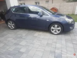 Szary Używany 2010 Opel Astra Hatchback | 18 900 zł (Dość drogi)