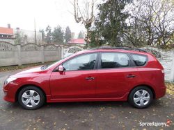 Bordowy Używany 2011 Hyundai i30 Kombi | 19 999 zł (Dość drogi)